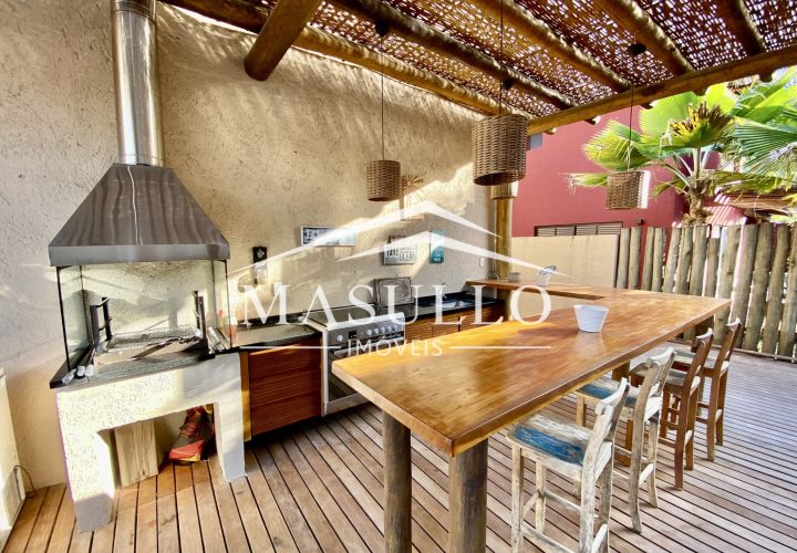 Casa a venda com seis quartos em Condominio fechado Maresias