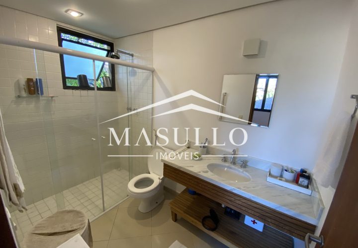 Casa a venda com seis quartos em Condominio fechado Maresias