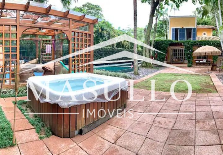Casa com 4 suítes a venda na Praia de Maresias
