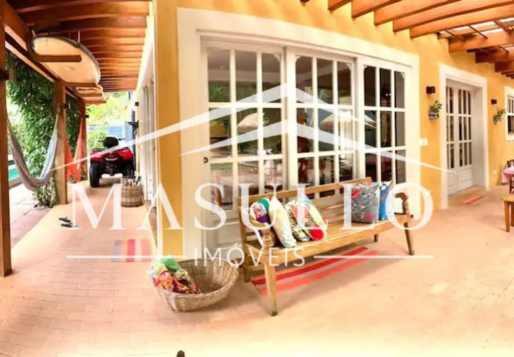 Casa com 4 suítes a venda na Praia de Maresias