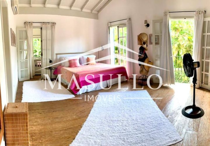 Casa com 4 suítes a venda na Praia de Maresias