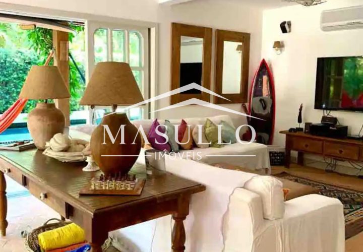 Casa com 4 suítes a venda na Praia de Maresias