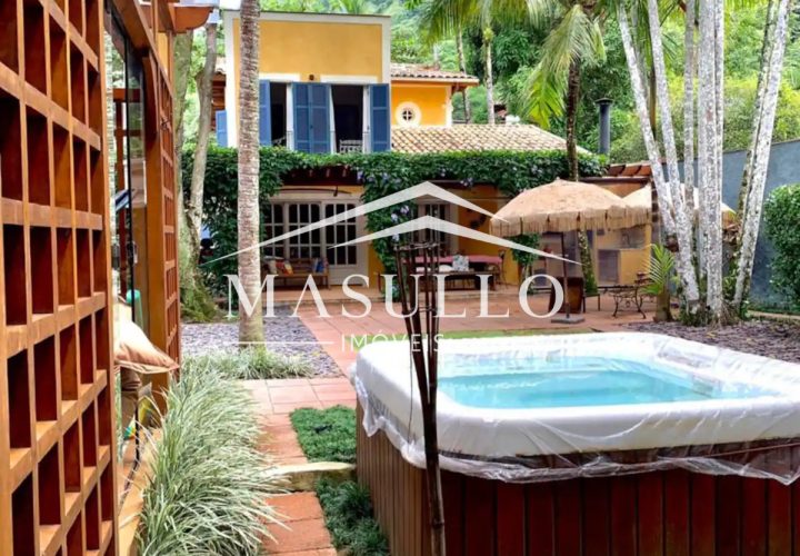 Casa com 4 suítes a venda na Praia de Maresias