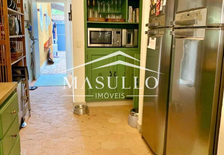 Casa com 4 suítes a venda na Praia de Maresias